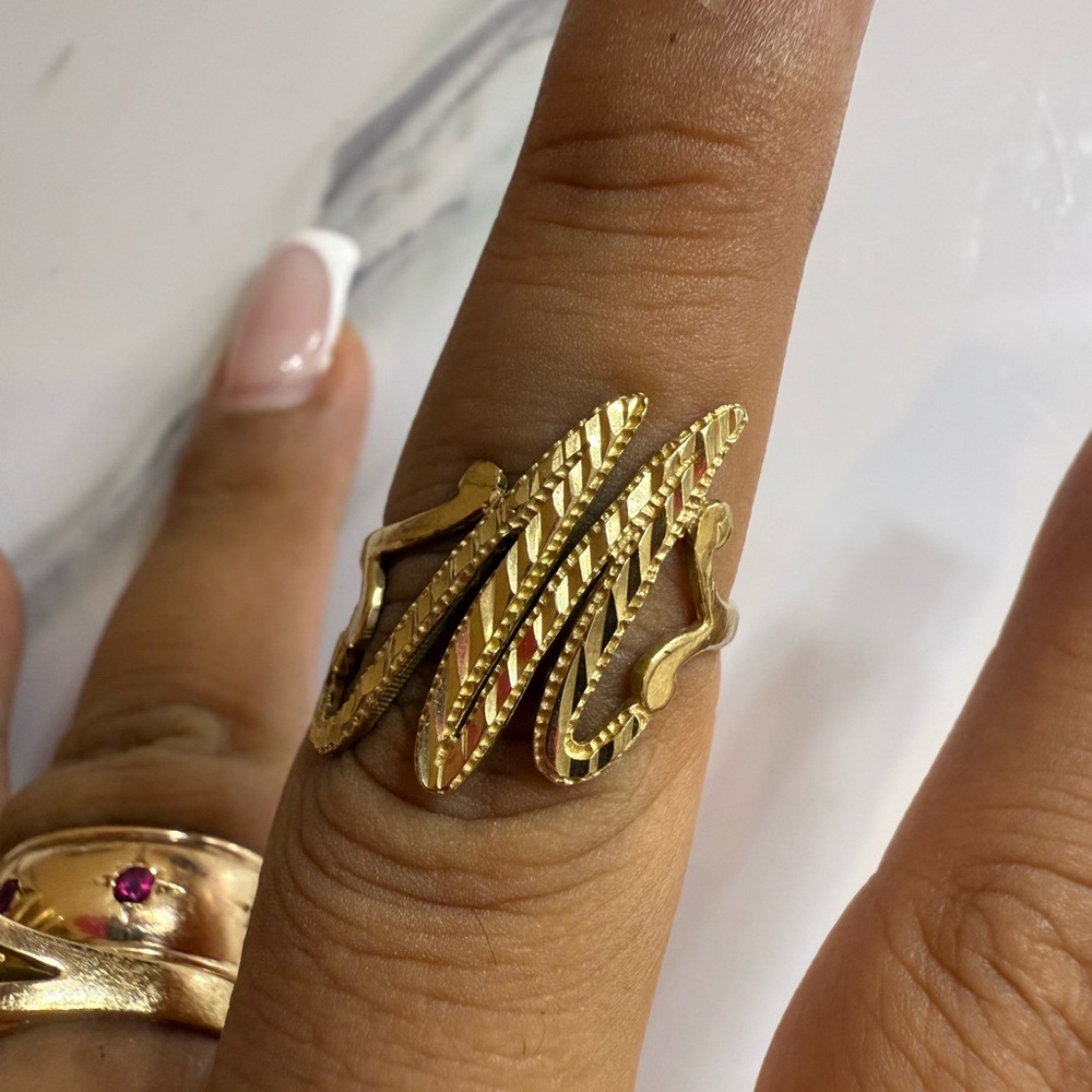 10k Solid Gold Ring - image 2